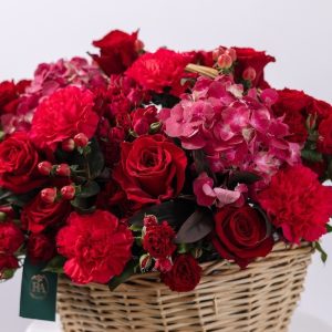 A full view of the luxury "Red Classic" basket, highlighting the rich red and dark pink tones.