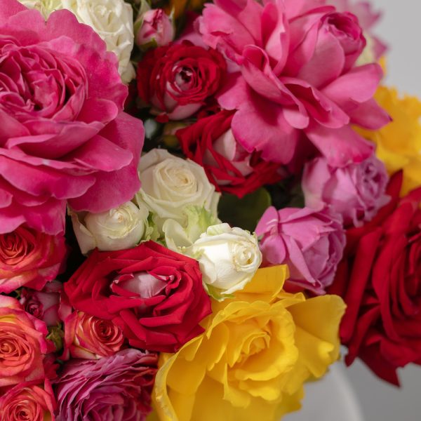 A top-down view of the Vibrant rose box, showcasing the premium roses and their elegant arrangement.
