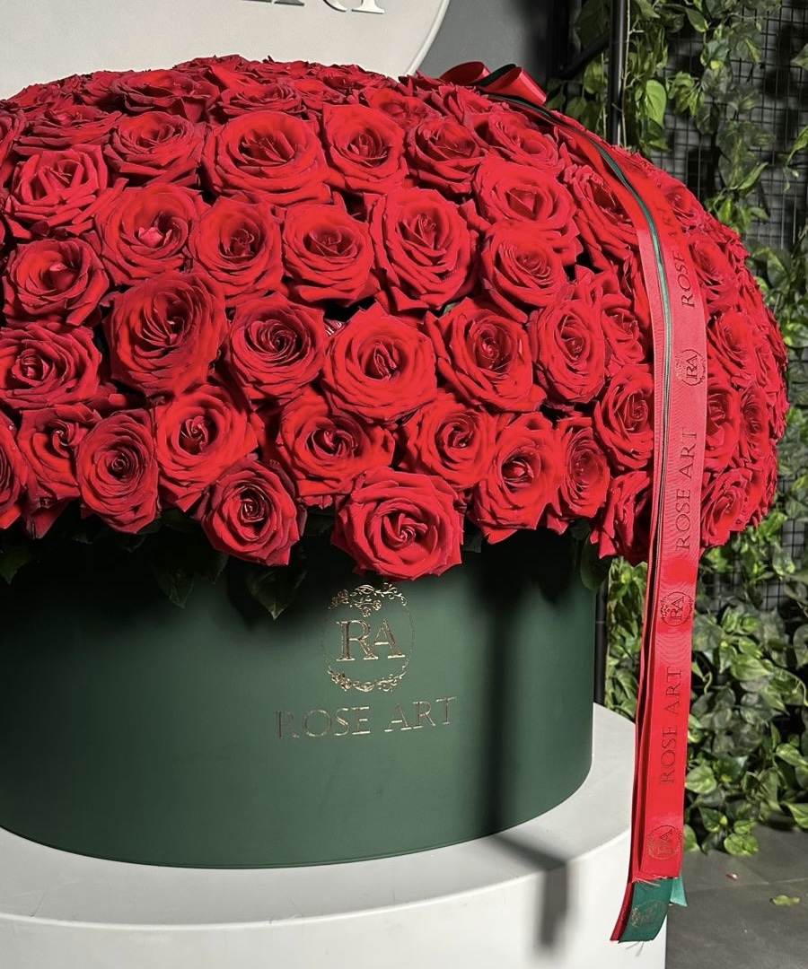 Luxury 600 Red Roses Leather Box - Image 3