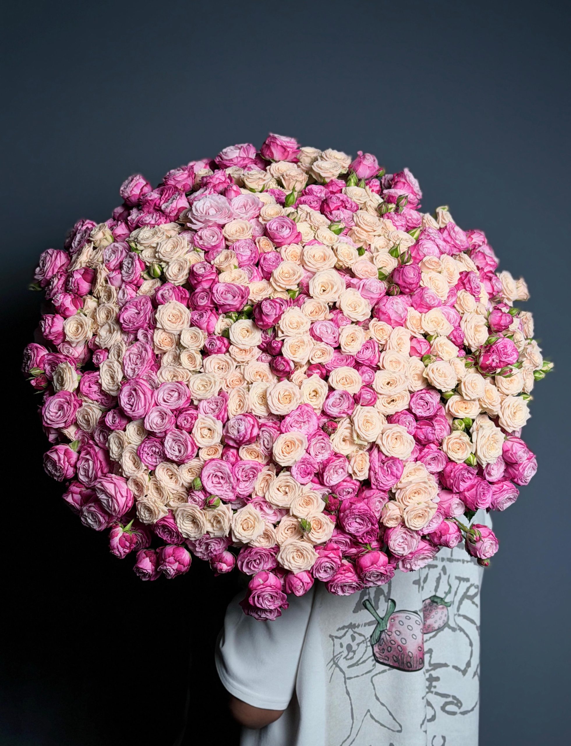 Bouquet Of 125 Beige And Purple Spray Roses