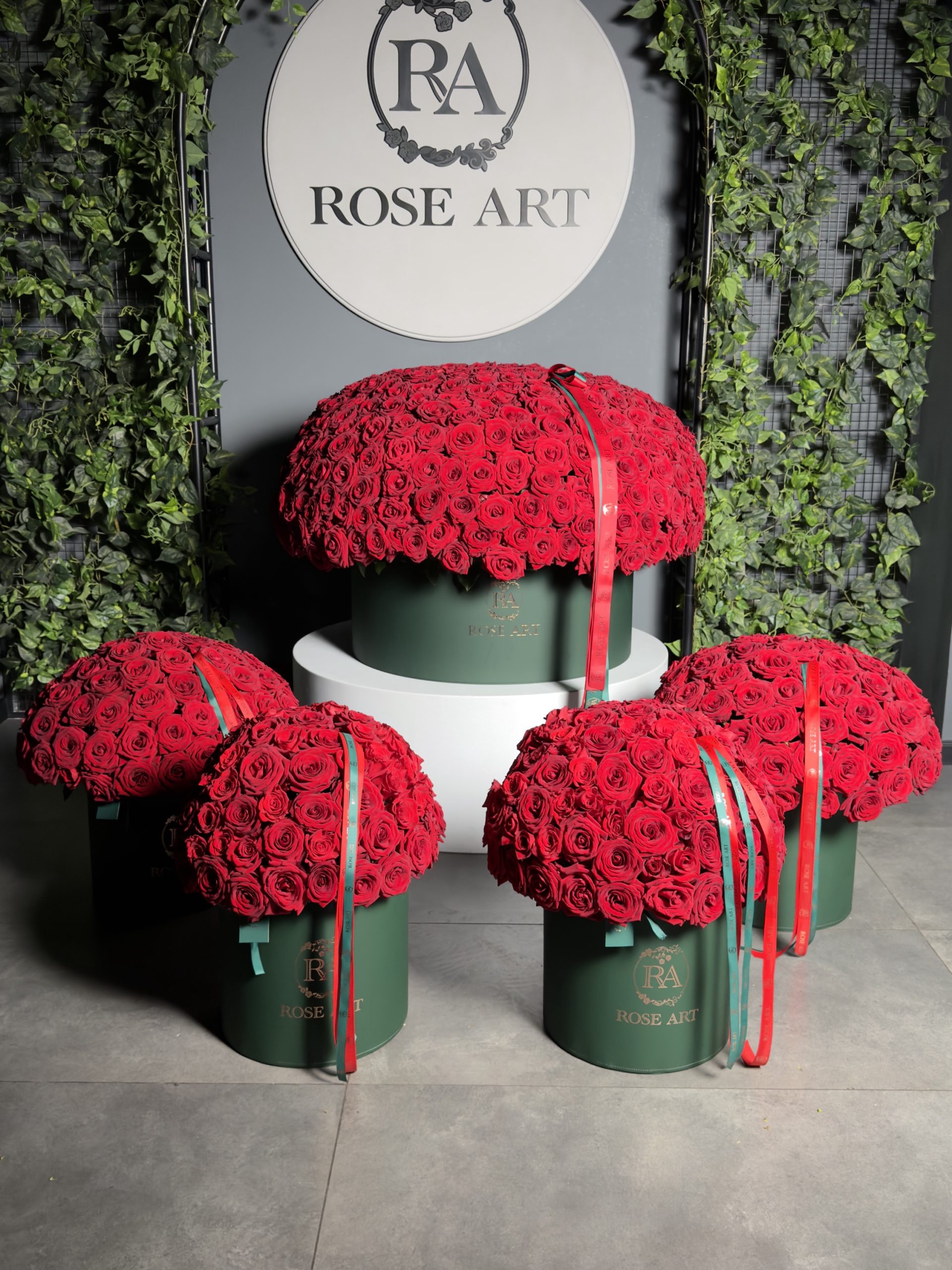 A 1000 Roses Royal Grandeur